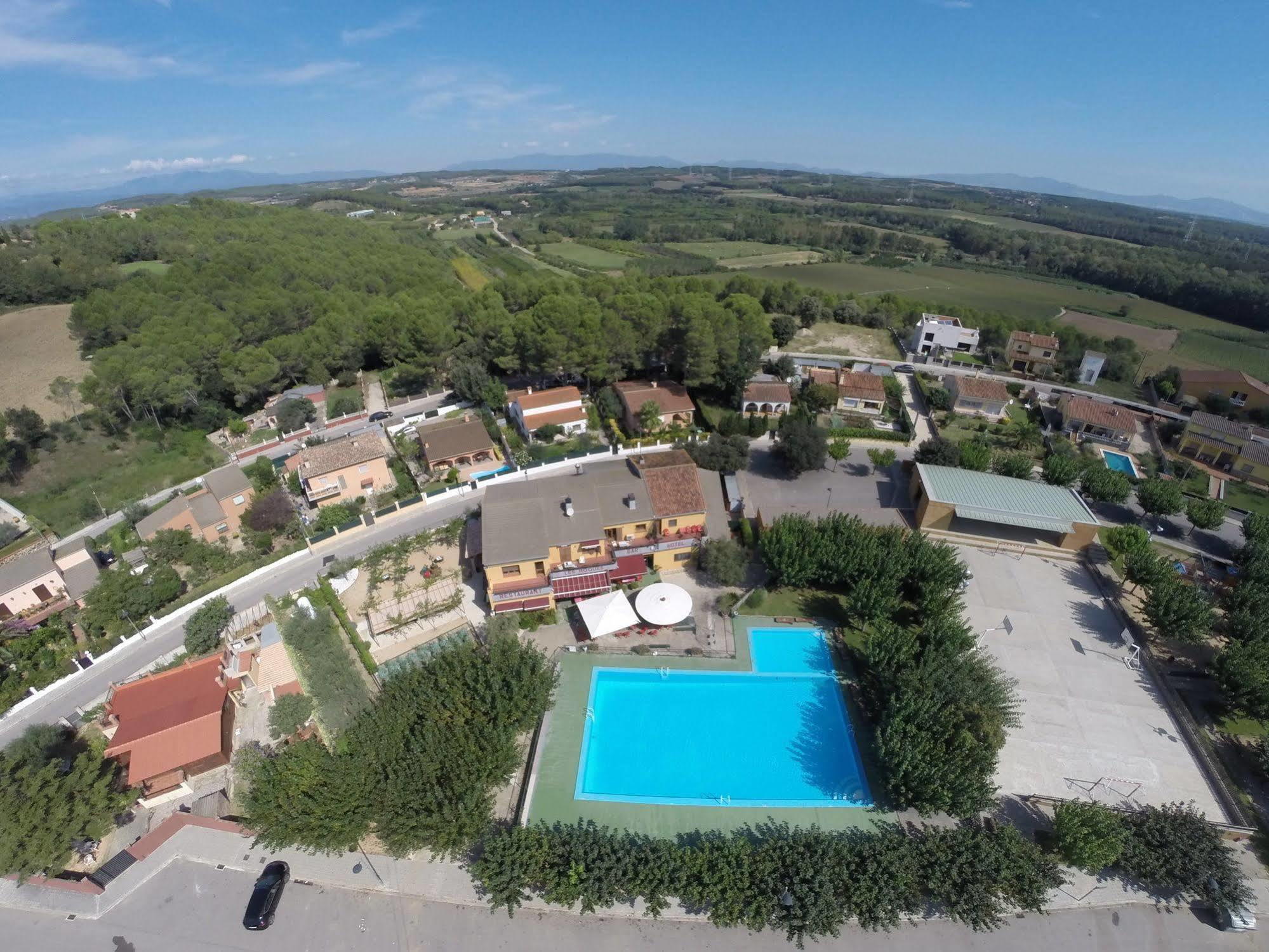 Hotel Les Roques Bascara Exterior photo