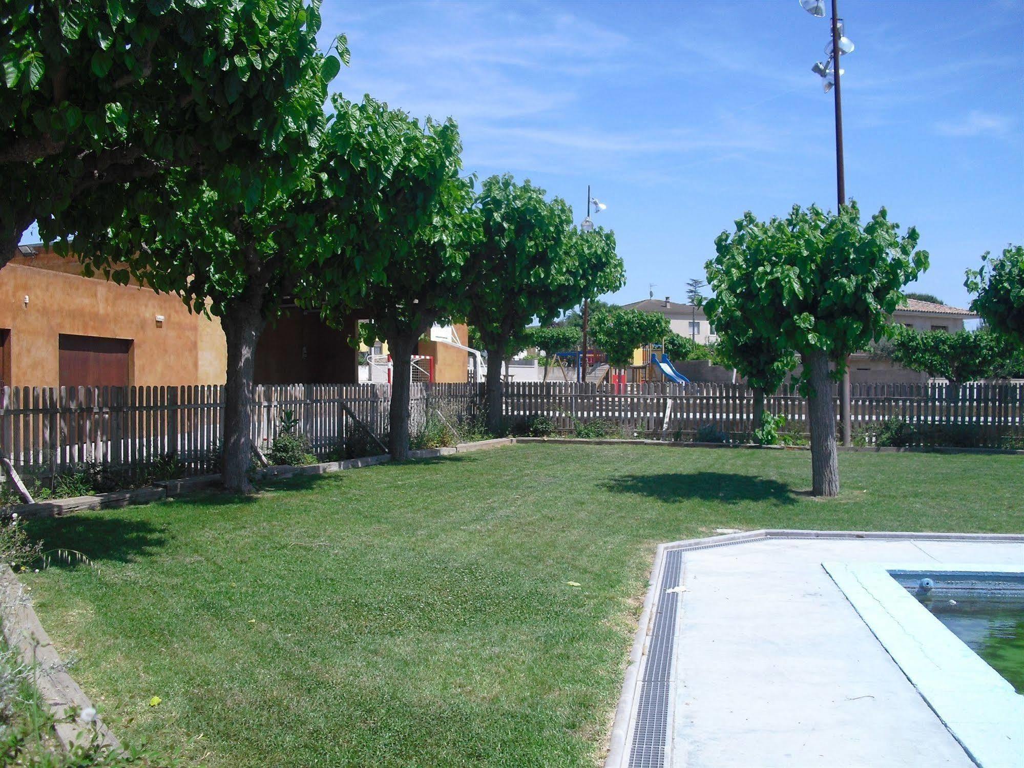 Hotel Les Roques Bascara Exterior photo